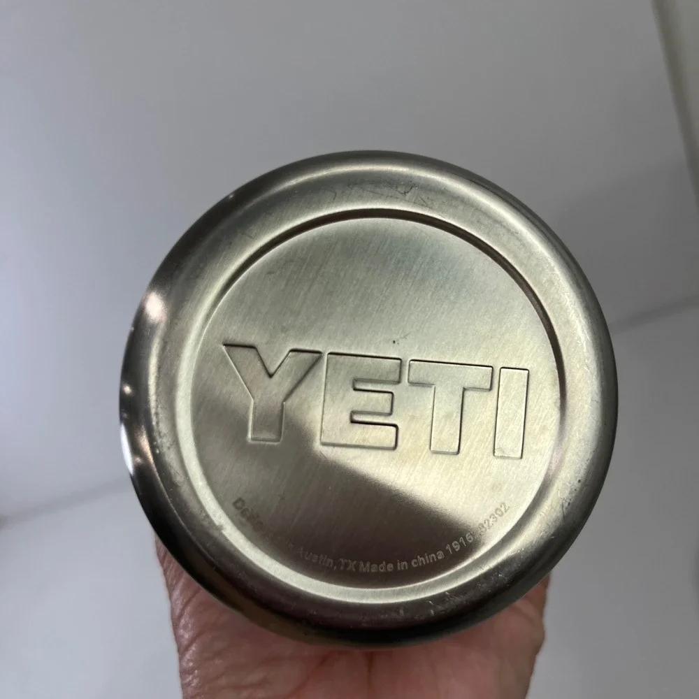 YETI Rambler Colster Can Insulator Stainless Steel 12oz Koozie Beer Soda Outdoor